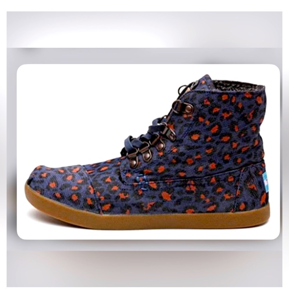 Leopard Print Lace-Up Boots